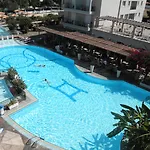 Hotel de apartamente Peridis Family