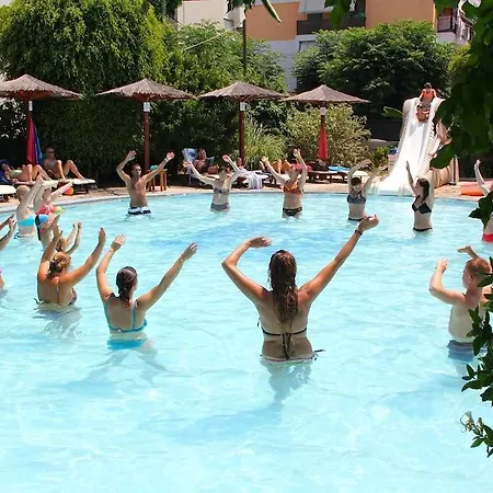 Peridis Family Apartahotel 5*