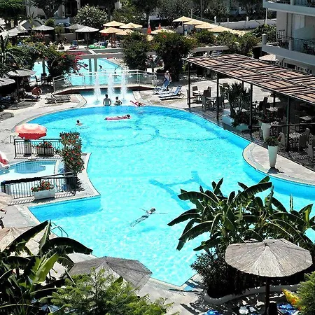 Peridis Family Hotel de apartamente 5*