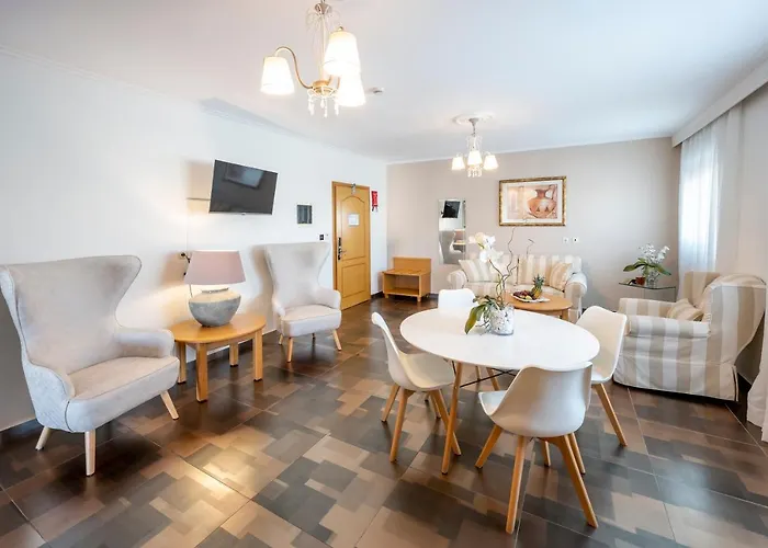 Aparthotel Peridis Family