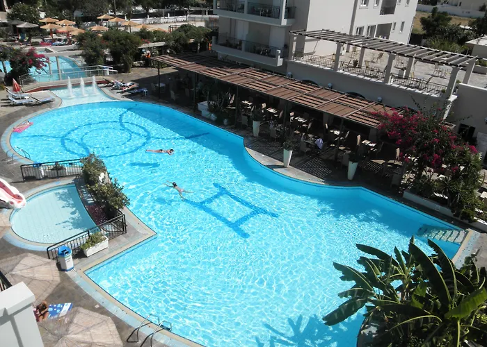 Aparthotel Peridis Family